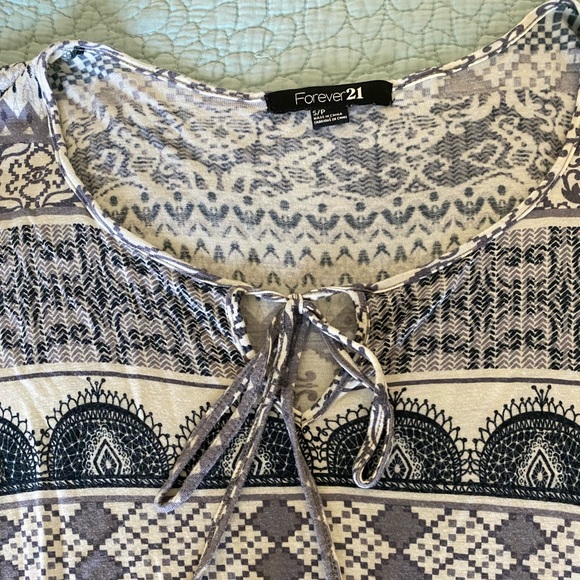 Forever 21 Boho Top - Picture 3 of 4